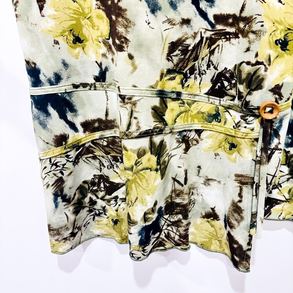 VIN ROUGE – Green Floral Wrap Top with Button Detail | Soft Jersey Knit | XXL * - Picture 7 of 9